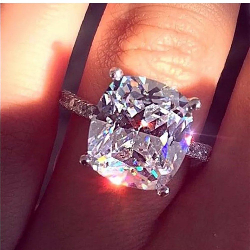 *Sunshine new sterling silver white sapphire ring - Picture 4 of 5